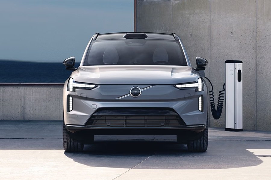 Volvo EX90 Redefining Luxury, Safety, and Sustainability in the Electric SUV